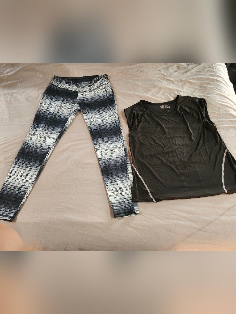 Kristin Nicole Black & White Ombre Athletic Leggings Ane RBX Black Top Size XL